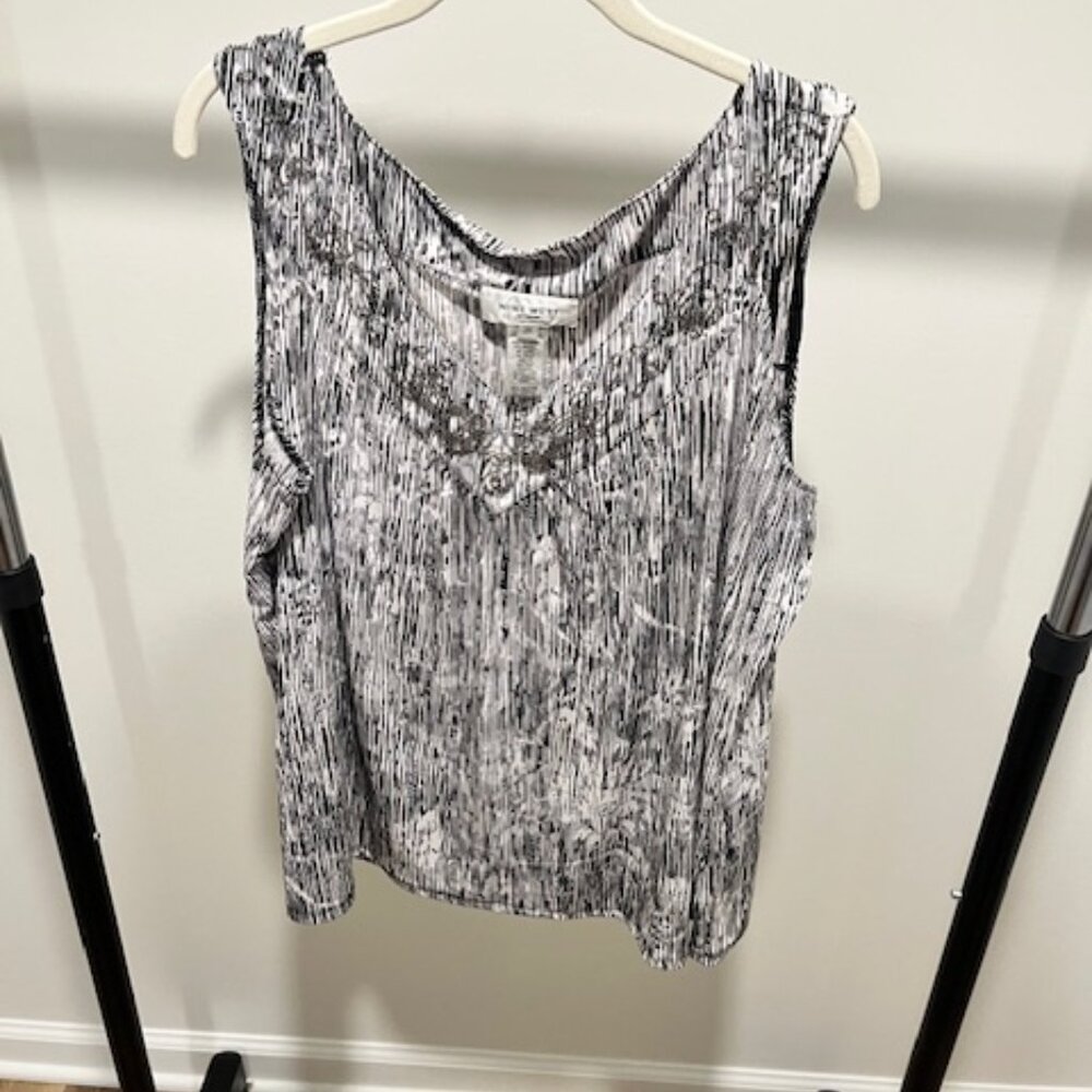 Embroidered Black and White Sleeveless Top